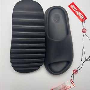 YEEZY ONYX SLIDE US 6